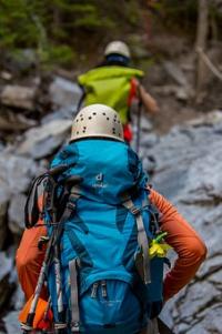 climbing-2446337__340.jpg